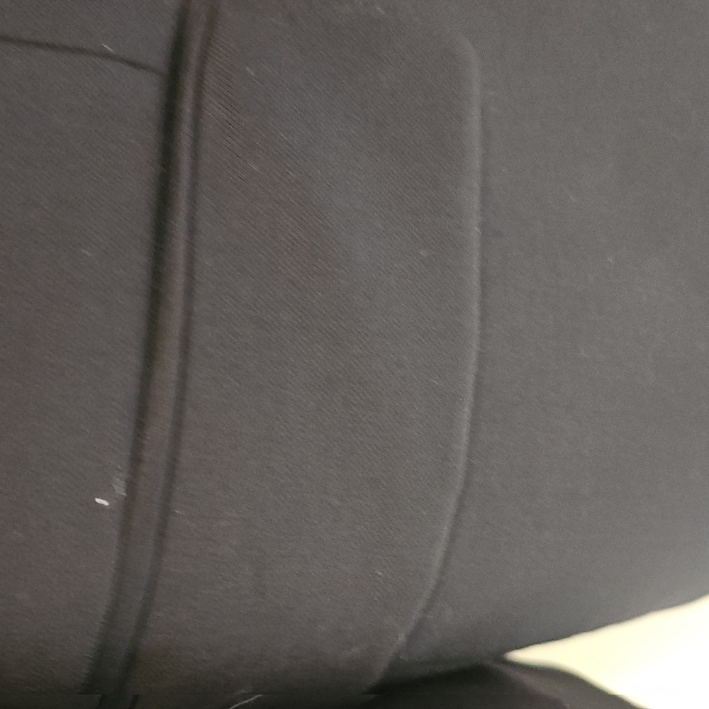 Classic Black Blazer with Gold Buttons. Size 40R. 100% Wool. - Picture 4 of 10